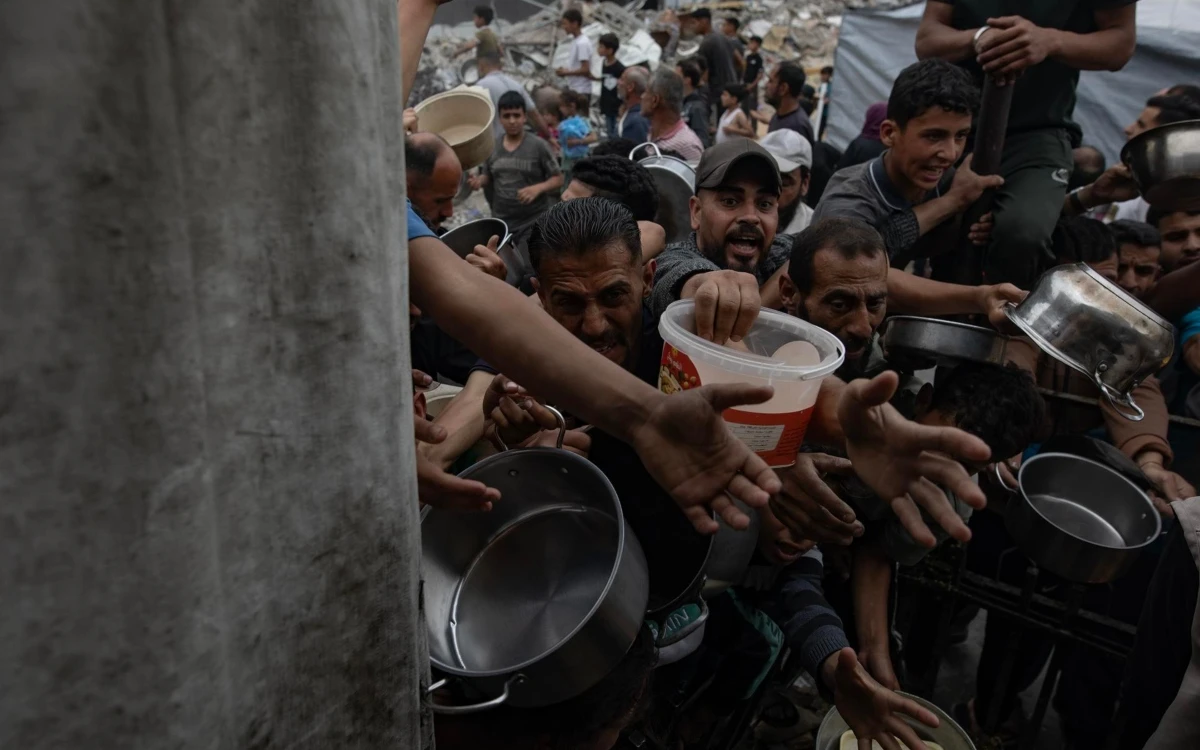 Bloqueo israelí de ingreso de víveres en Gaza obliga a World Central Kitchen a dejar de dar comida