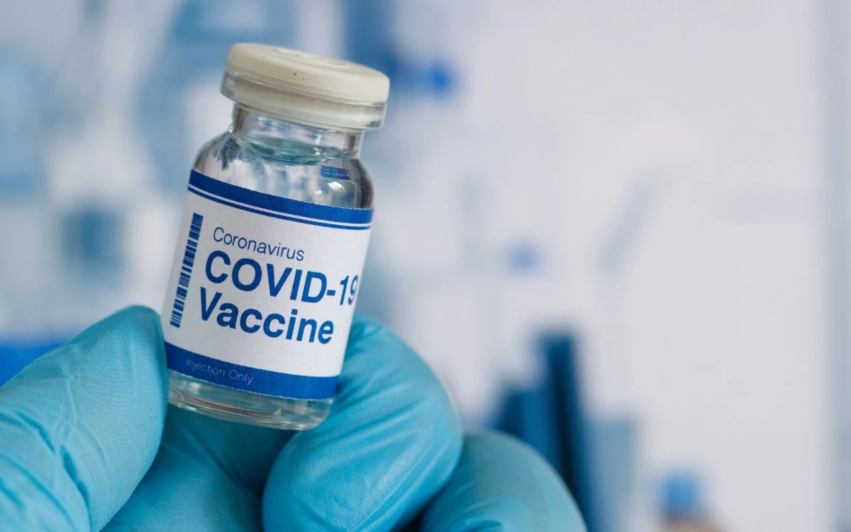 EU deja de recomendar la vacuna de covid-19 a niños y embarazadas
