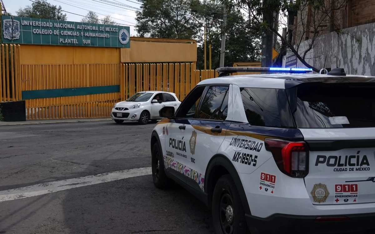 Rector de la UNAM se compromete a ‘redoblar seguridad’ en escuelas tras asesinato en CCH Sur