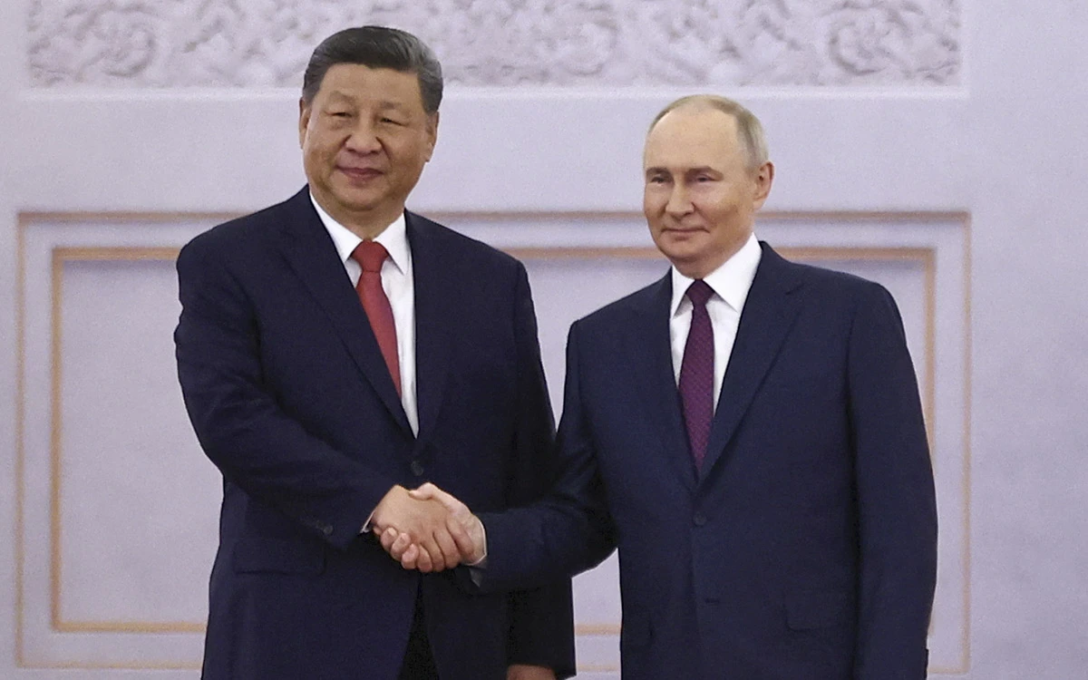 ‘Querido amigo’: Putin recibe a Xi en el Kremlin en el 80 aniversario de la Victoria
