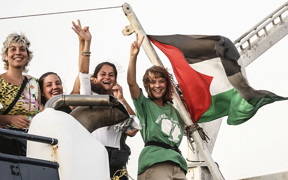 Custodiada por barcos militares de España e Italia, la Global Sumud Flotilla entrará en zona de ‘alto riesgo’