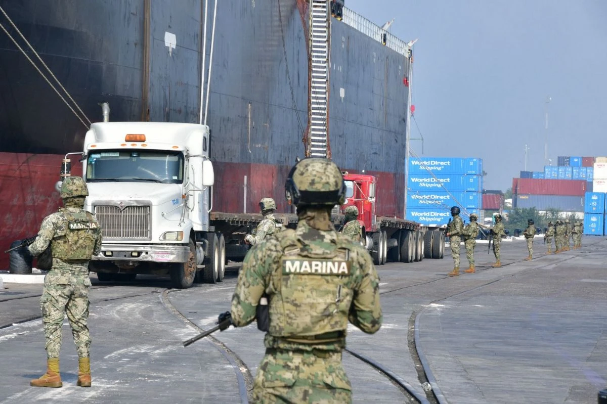 Alto mando de la Marina y 9 funcionarios procesados por huachicol