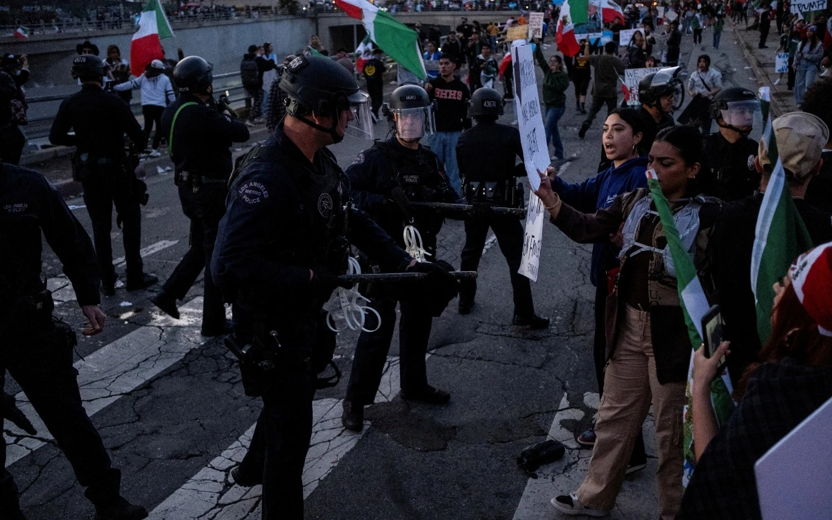 Así es como migrantes indocumentados podrían cobrar 1,000 dólares de apoyo por ‘autodeportarse’