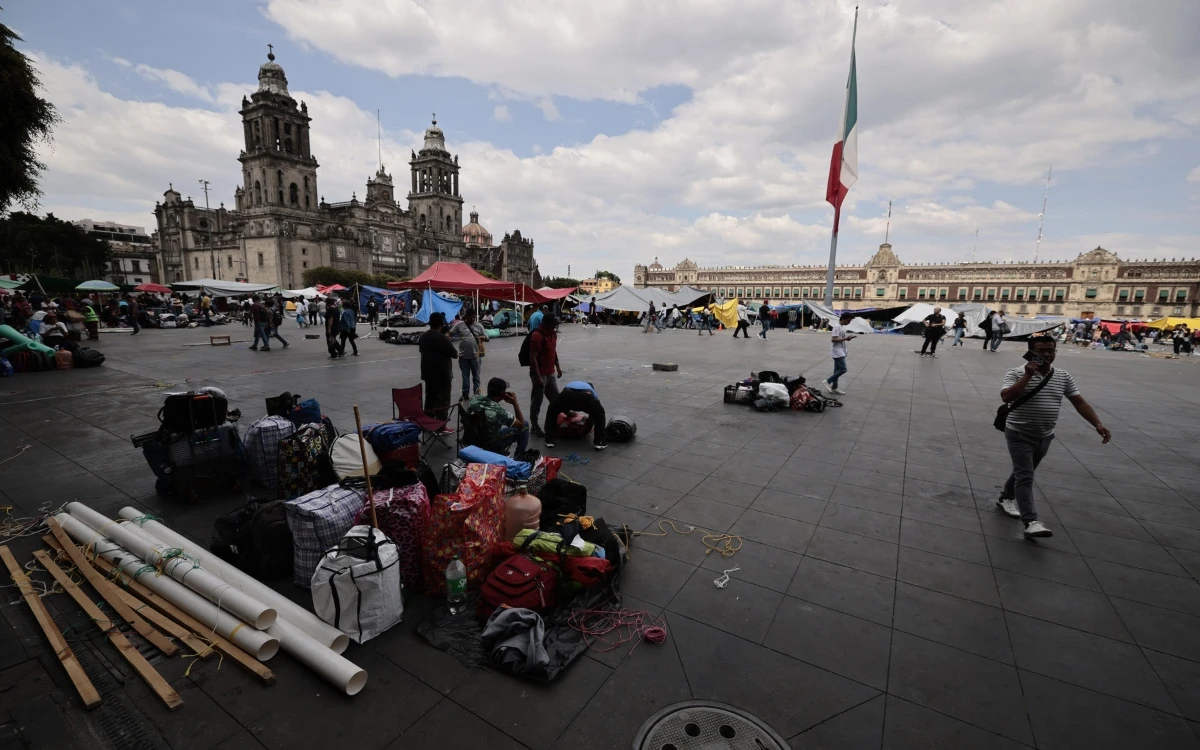 CNTE inicia a retiro de plantón en el Zócalo; el sábado darán ‘un mensaje importante a la nación’
