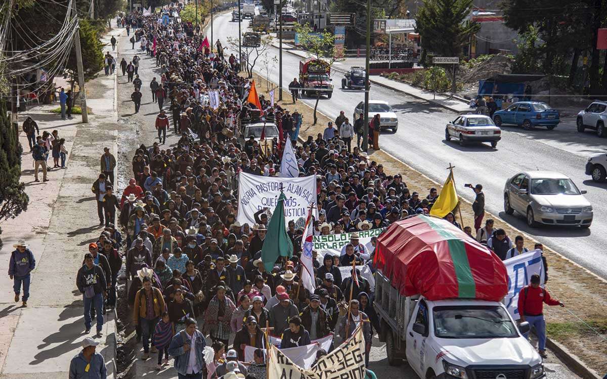 Miles de indígenas marchan en Chiapas para exigir justicia y seguridad