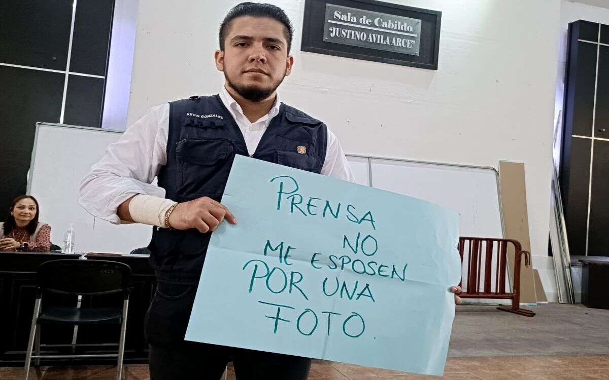 Periodistas exigen justicia tras agresion policial a reportero en Tepic