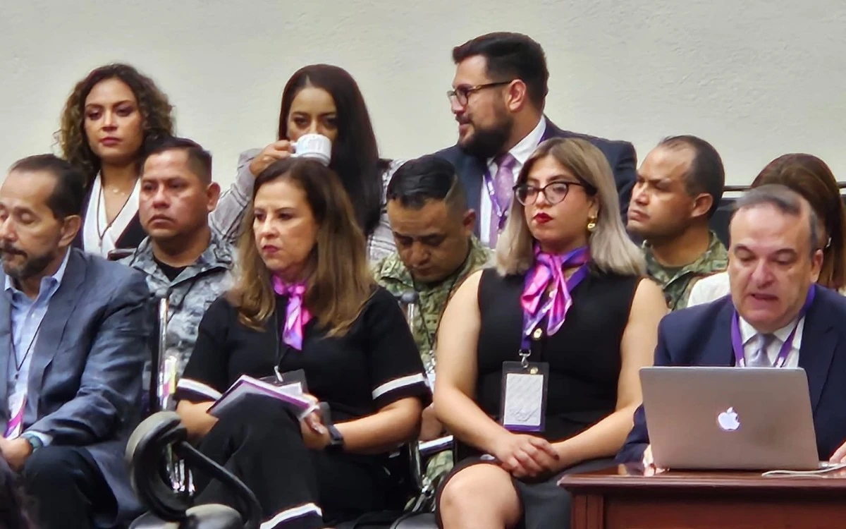Presencia militar inédita en sesión del INE genera controversia