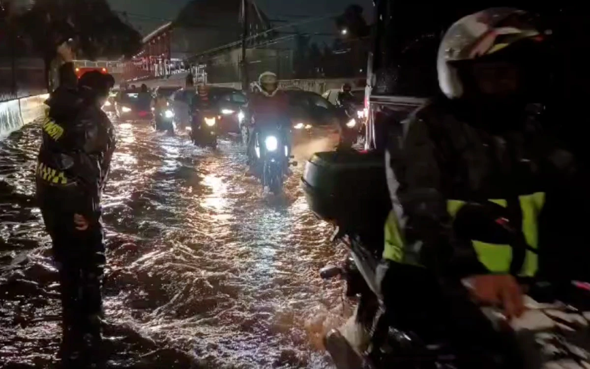 Fuerte lluvia colapsa CDMX: Oriente, Marina Nacional, Metro, Metrobús…