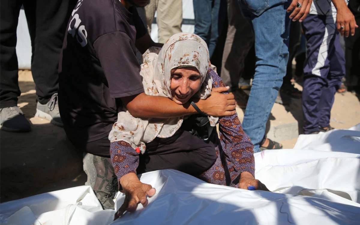 Israel mata a 62 palestinos en Gaza, 36 esperaban el reparto de comida
