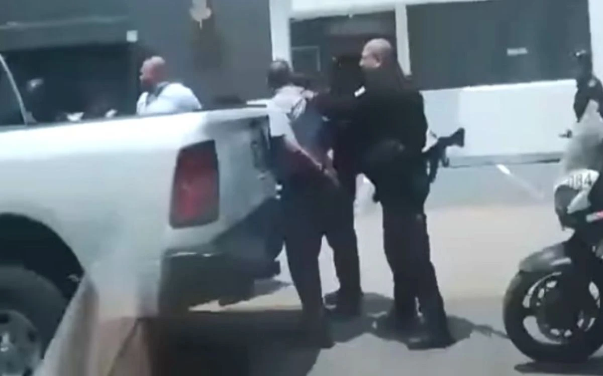 Zoé Robledo descarta presencia de armas y dinero en detención de delegado del IMSS