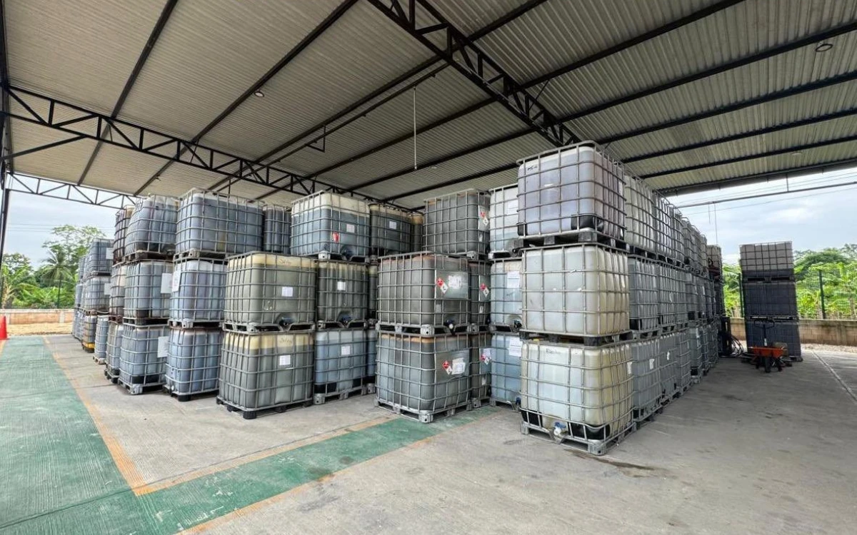 Aseguran casi 900 mil litros de hidrocarburo y media tonelada de metanfetamina en Tabasco y Jalisco
