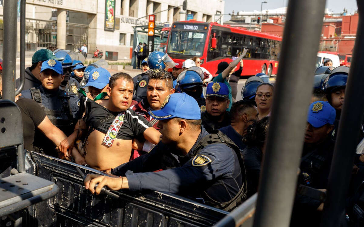 Gresca entre policía y ambulantes deja seis heridos y tres detenidos | Alameda Central