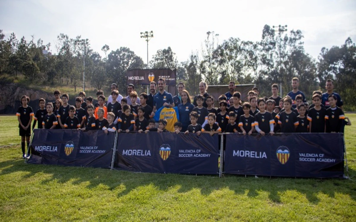 Valencia CF abre su primera academia en México | Video