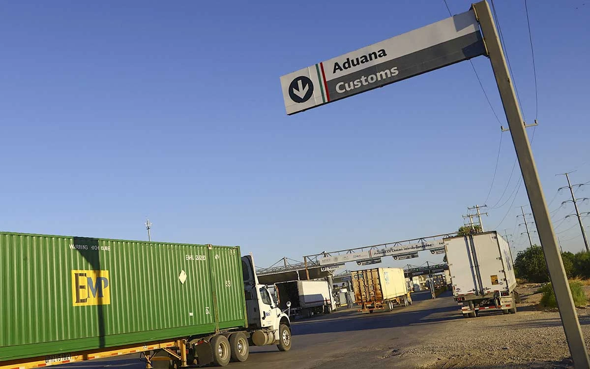 México detiene la importación de combustibles en la frontera con Texas, asegura reporte de Bloomberg