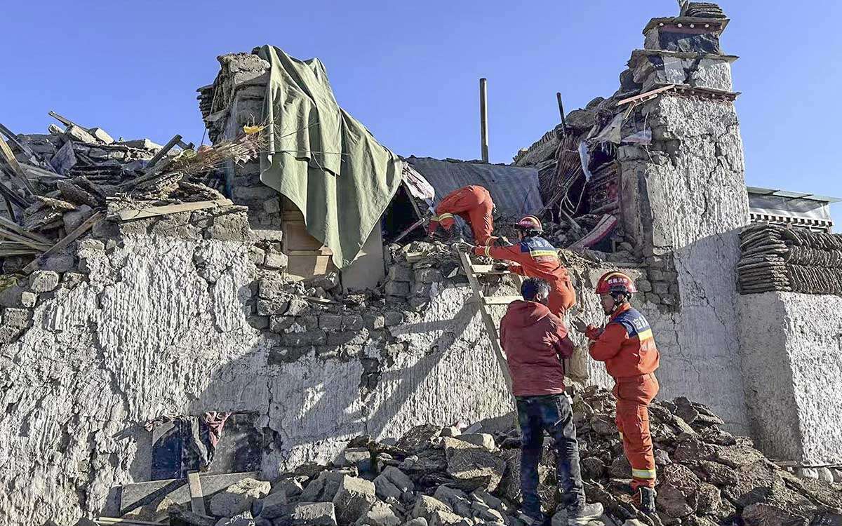 Al menos 53 muertos tras sismo de magnitud 6.8 en el Tíbet