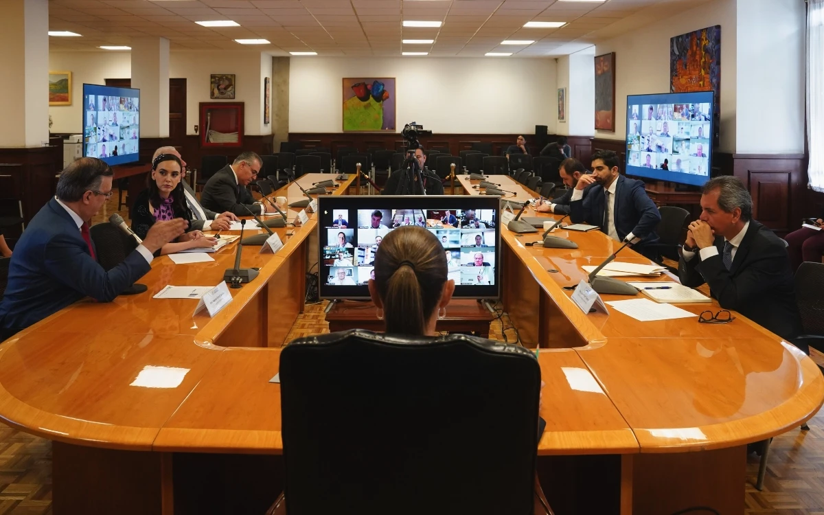 Sheinbaum se reúne con empresarios tras duplicación arancelario al acero y aluminio desde EU