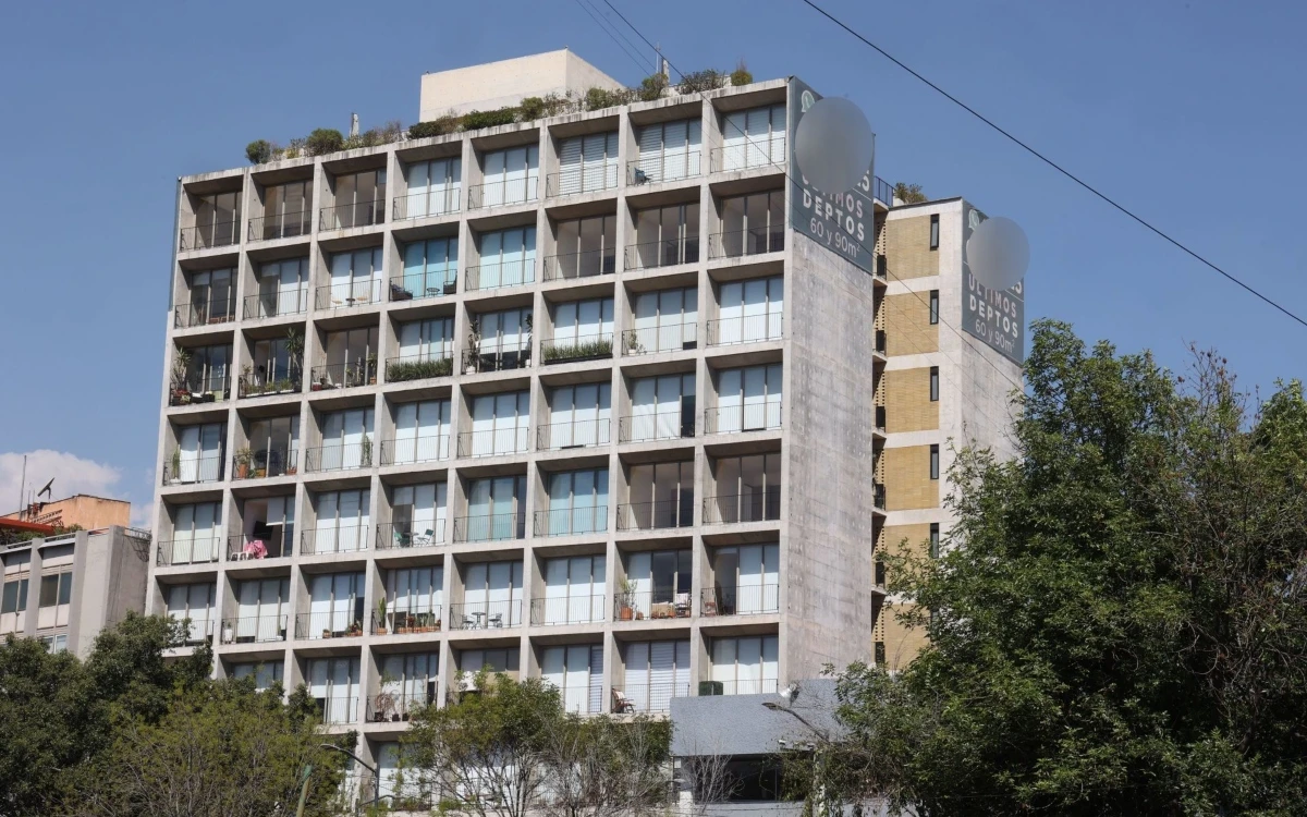 Banamex advierte riesgos por rentas congeladas en CDMX