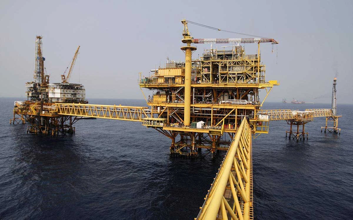 Pemex denuncia el robo de 50 equipos de respiración en abordaje a plataforma Akal-R