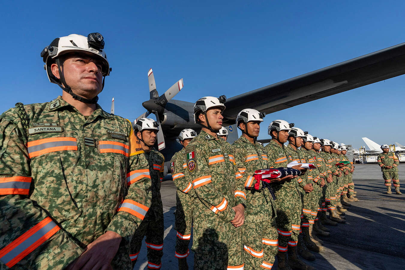 Protección Civil anuncia acciones y despliegue de brigada mexicana en Los Ángeles