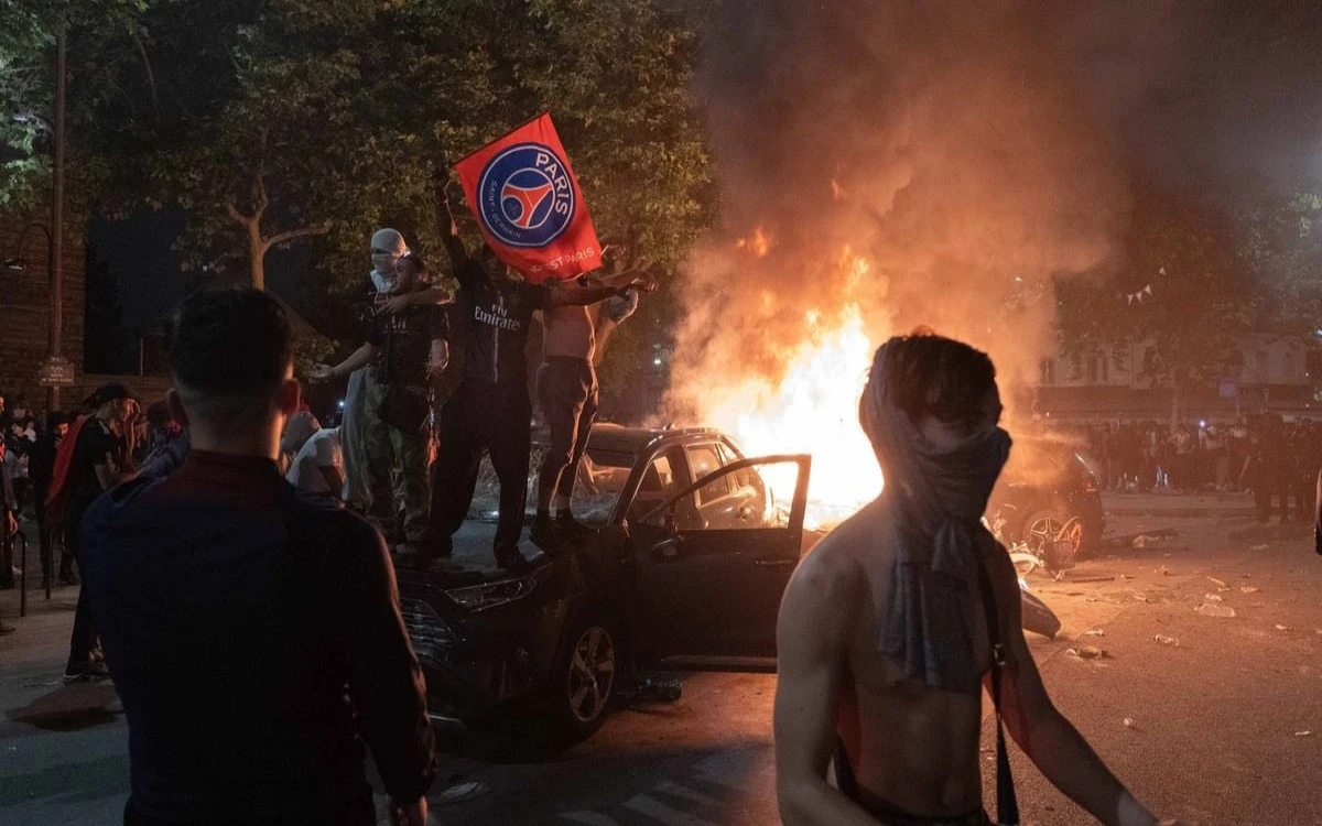 Dan penas de cárcel a autores de disturbios en París tras el triunfo del PSG | Video