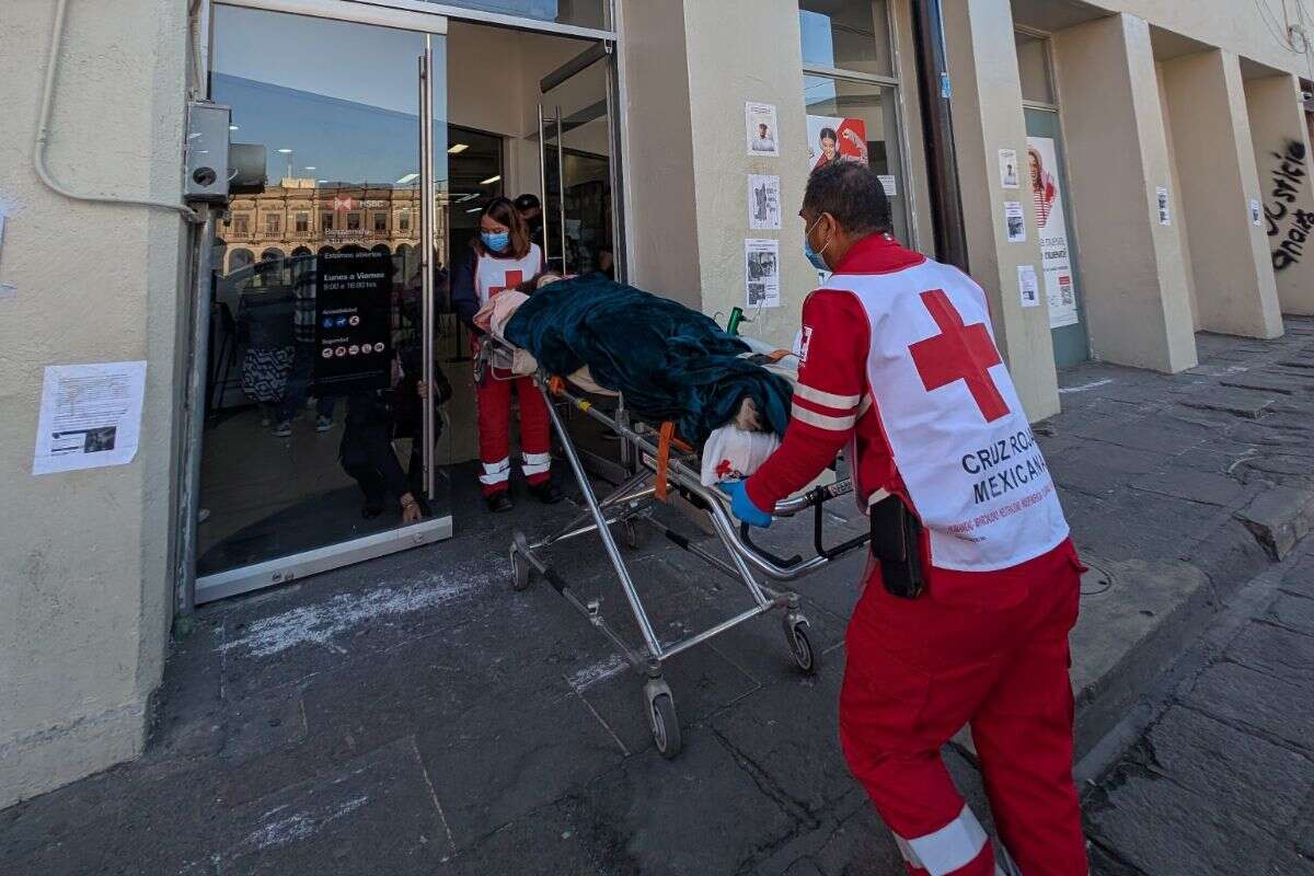 Denuncia que HSBC obligó a su abuela ir en ambulancia a sucursal por cuenta bloqueada