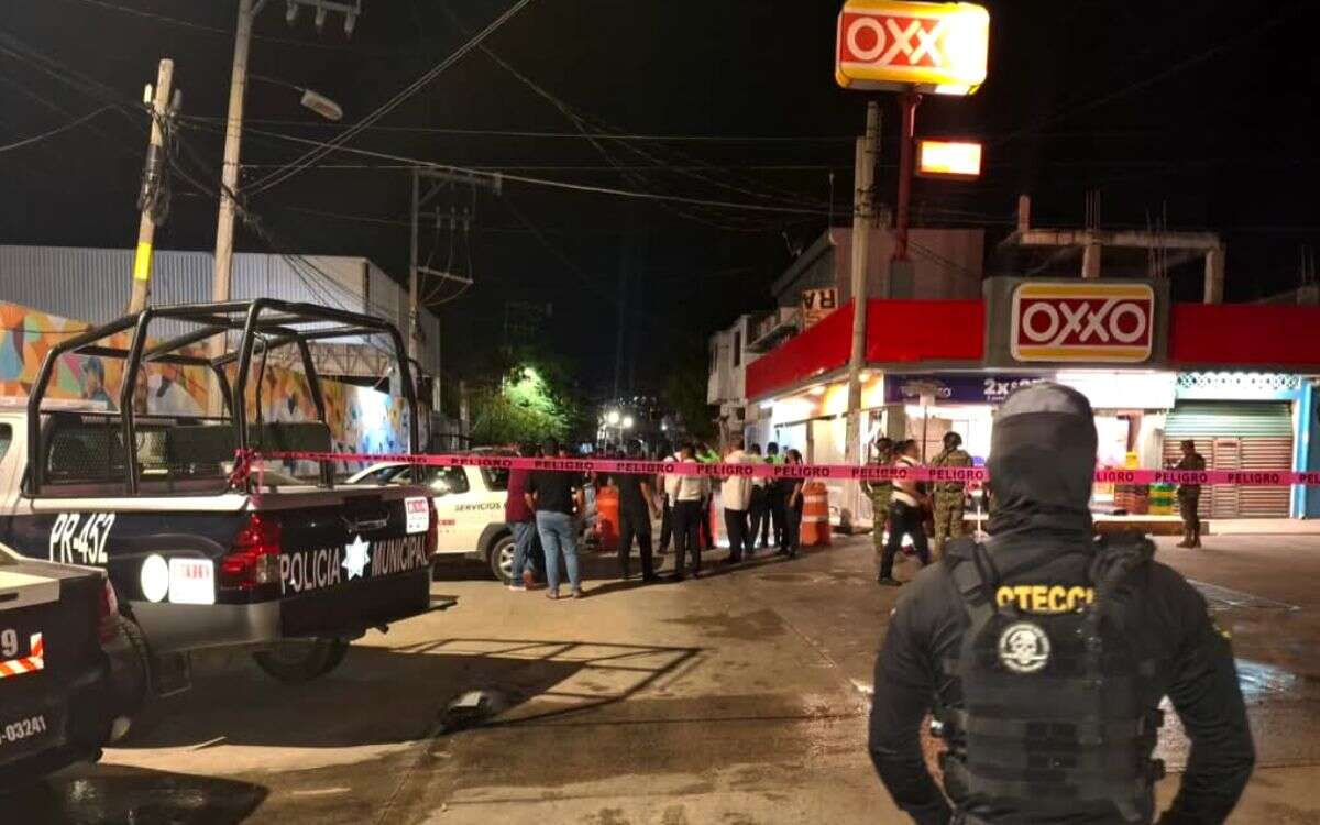 Explosión frente a la SSP de Acapulco deja dos muertos: FGE