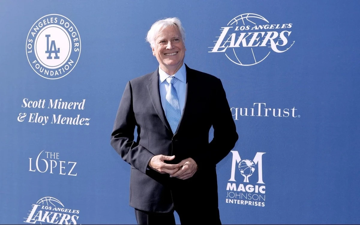 NBA aprueba la venta de Los Angeles Lakers a Mark Walter