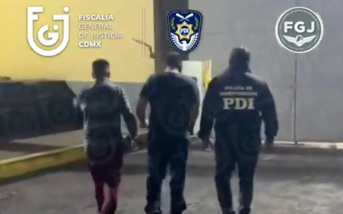 Aseguran 15 toneladas de autopartes y caen presuntos ‘robacoches’ en CDMX y Edomex