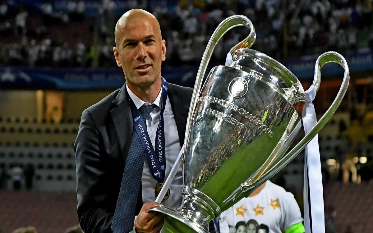 Zinedine Zidane adelanta que pronto volverá al banquillo