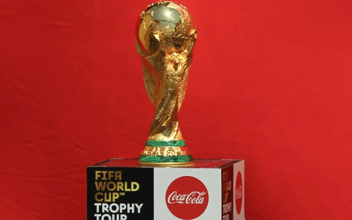 Refresqueras lavan su imagen a través del deporte con la FIFA: ONG’s
