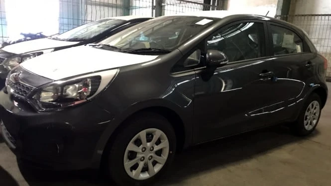 Bea Cukai Lelang Puluhan Mobil Baru Setengah Harga