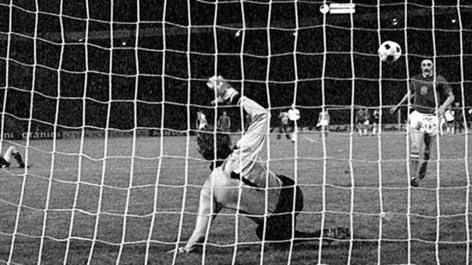 On This Day: Terciptanya Penalti Panenka
