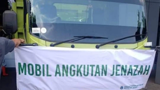 Ambulans Kewalahan, Jenazah COVID-19 di DKI Diangkut Pakai Truk