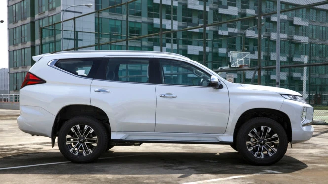 Daftar Harga Ban Xpander dan Pajero Sport di Bengkel Resmi