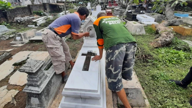 Pengasuh Kuttab Bantah Ajarkan Anak Didiknya Rusak Makam Salib