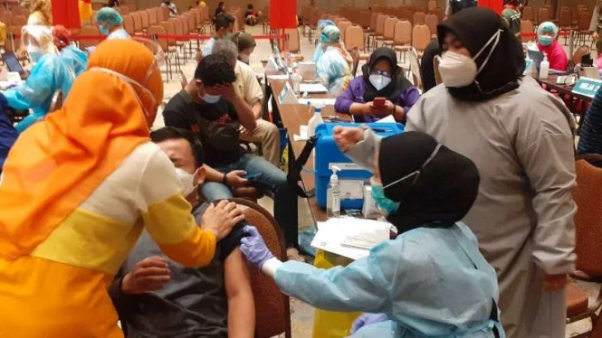 Kapolri Targetkan 1,2 Juta Orang Disuntik Vaksin COVID-19 Hari Ini