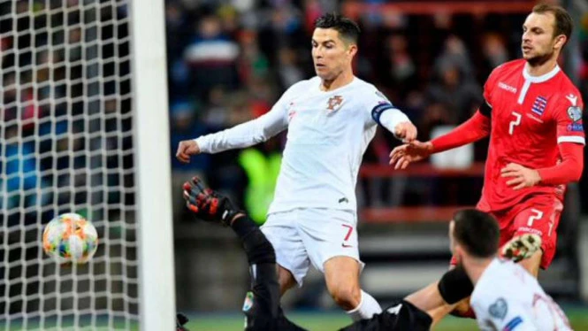 Video Petugas Keamanan di EURO 2020 Tak Mengenali Cristiano Ronaldo