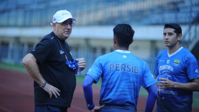 Dihantam Badai Cedera, Pelatih Persib Kabarkan Kondisi Pemainnya