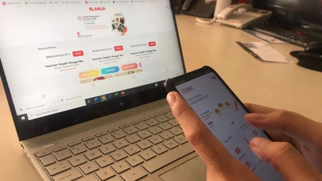 YouTuber Ini Takjub saat Buka Rekening di Hong Kong