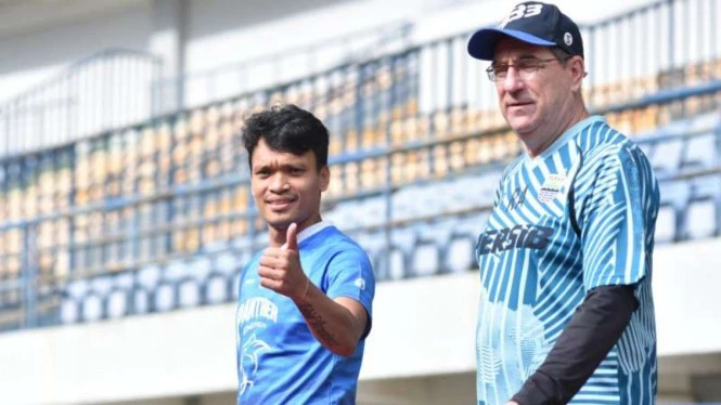 Ferdinand Sinaga Resmi Tinggalkan Persib Bandung
