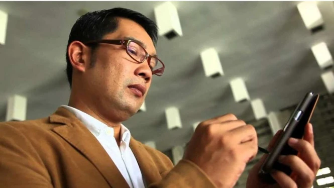 Ridwan Kamil dan Media Sosialnya dalam Menyikapi Pandemi COVID-19