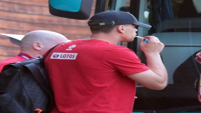 'Ritual Dosa' Kiper Polandia Sebelum Buat Spanyol Frustrasi