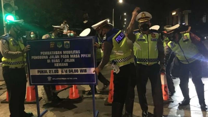 Titik Pembatasan Mobilitas Ditambah di Bekasi, Tangerang dan Depok