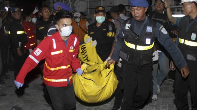 Mayat Pria Tanpa Identitas Ditemukan di Bantaran Kali Grogol