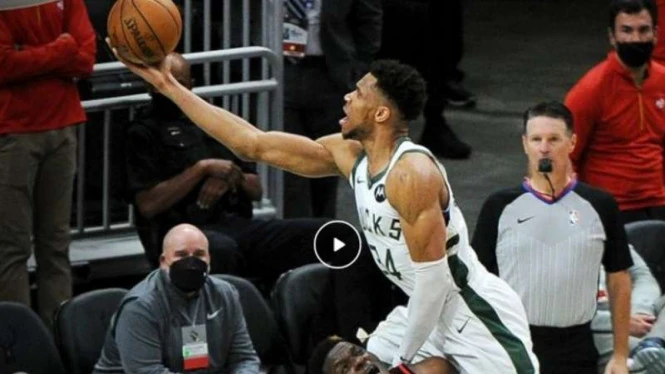 Giannis Gemilang, Milwaukee Bucks Samakan Angka Lawan Atlanta Hawks