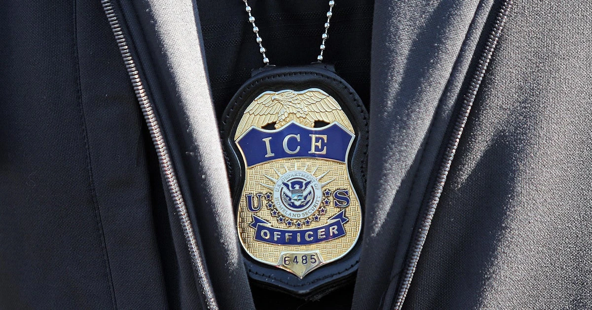 Texas man arrested for allegedly making bomb threats outside ICE facility