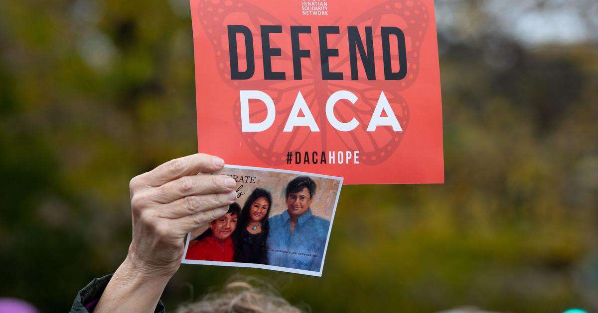 Appeals court again declares DACA illegal, but keeps policy alive