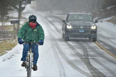 E-bikes under CT holiday trees are likely given program's success