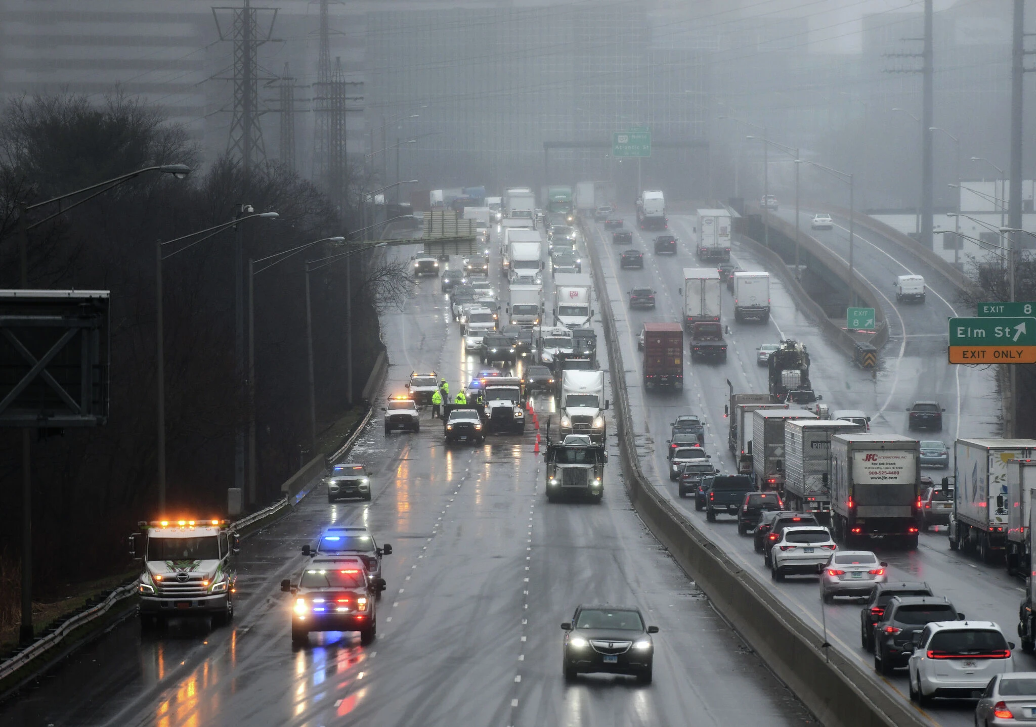 Opinion: Another lane won't save I-95 in CT, congestion pricing might