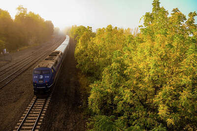 Metro-North announces weekend 'Leaf Peeper' trains on Hudson line